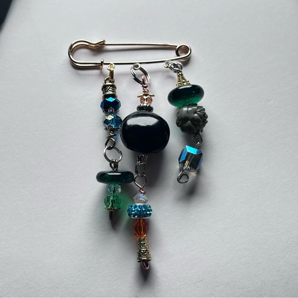 Brooch | Hand Crafted | Glass Beaded |  Pin Artisan Multicolor Wire-Wrapped OOAK - Picture 10 of 10